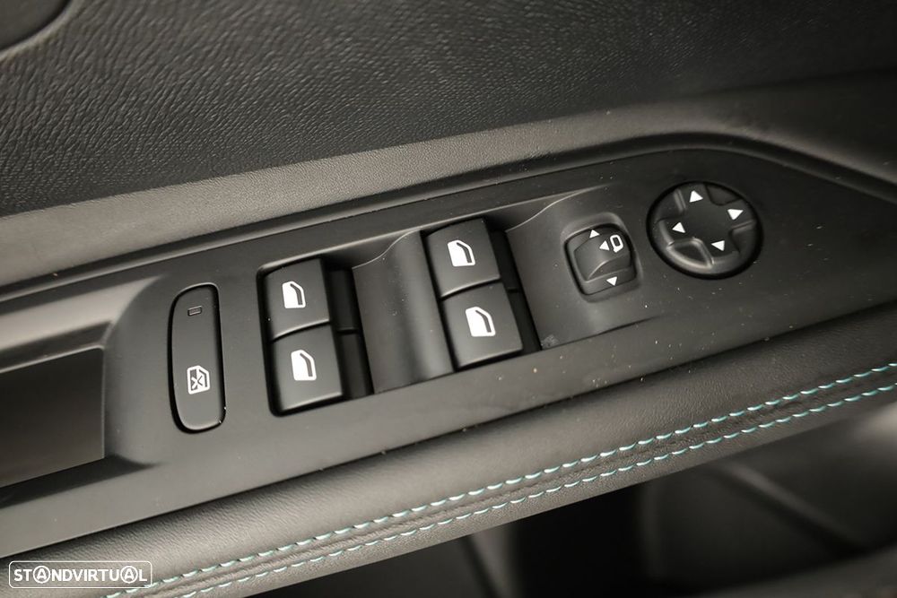 Peugeot 3008 1.6 Hybrid Allure Pack e-EAT8 - 20