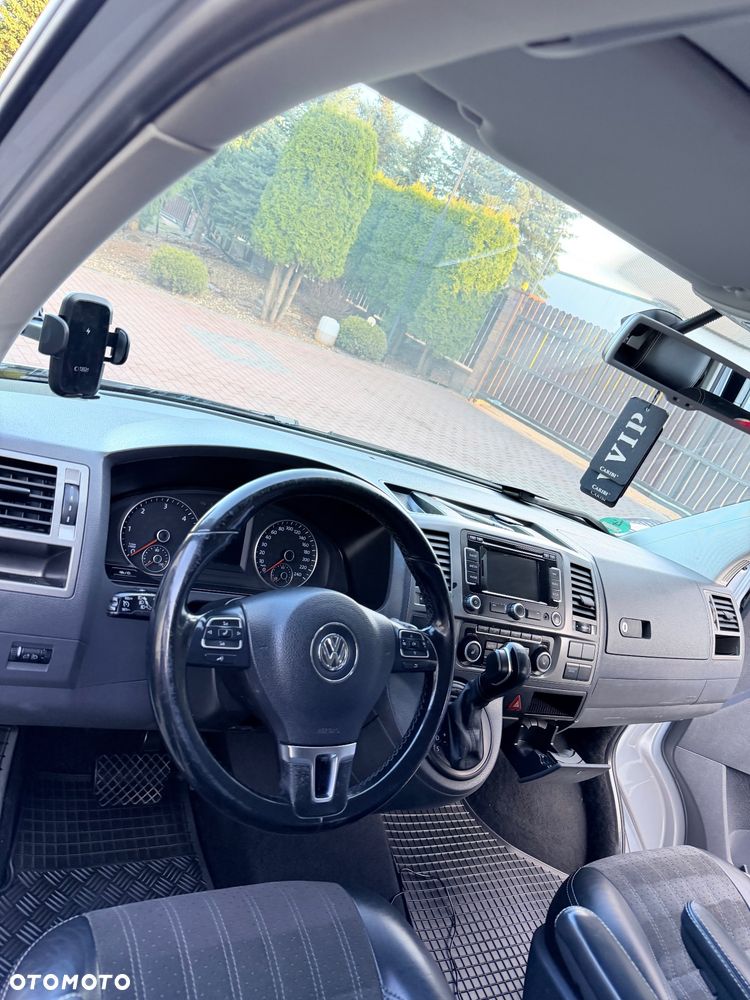 Volkswagen Caravelle - 29