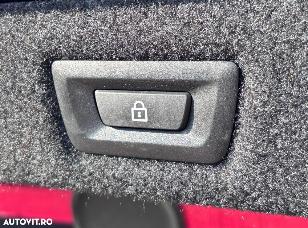 BMW Seria 5 530e iPerformance Aut. - 32