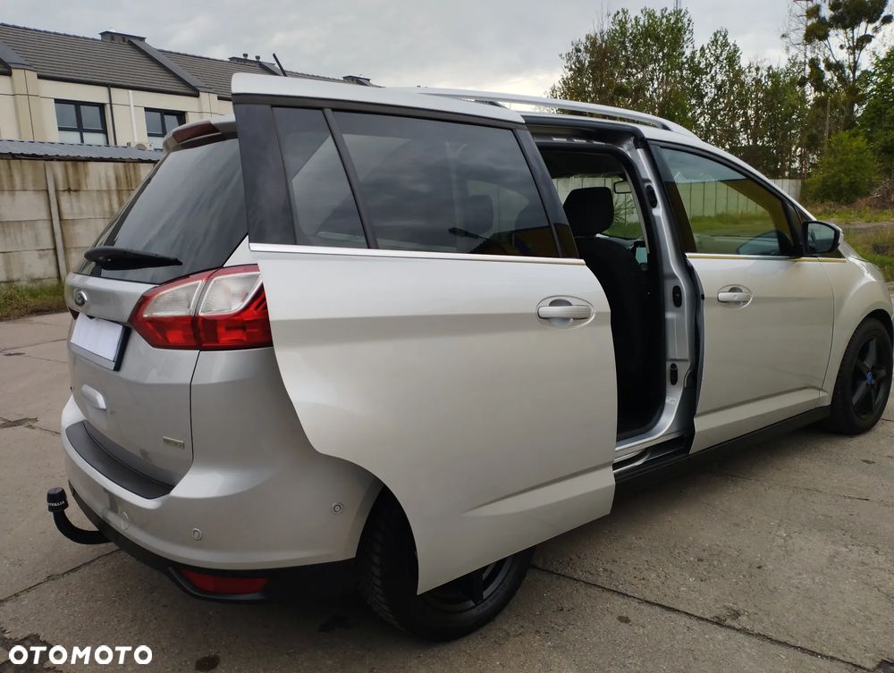 Ford Grand C-MAX - 12