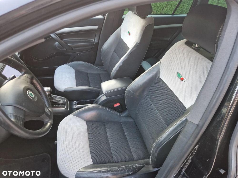 Skoda Octavia 2.0 TDI DPF DSG RS - 32