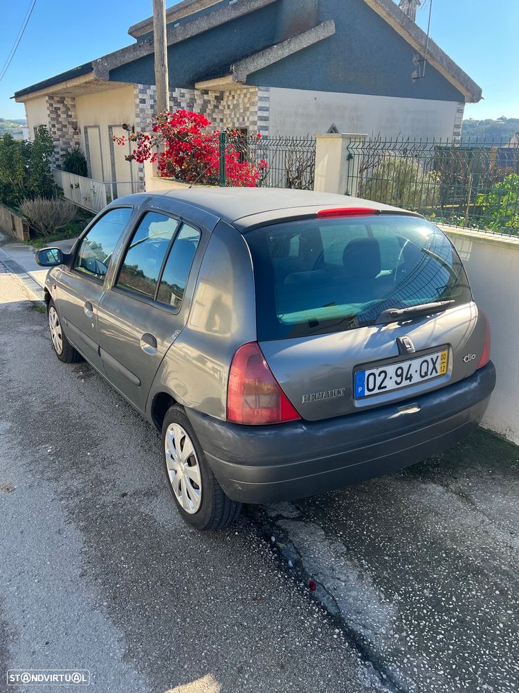 Renault Clio - 2