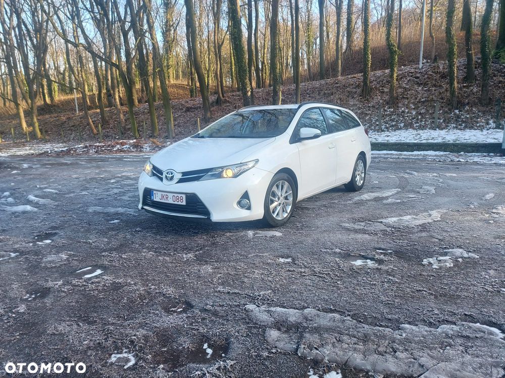 Toyota Auris 1.4 D-4D Design Edition - 2
