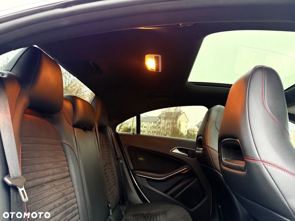 Mercedes-Benz CLA 220 CDI 7G-DCT AMG Line - 14