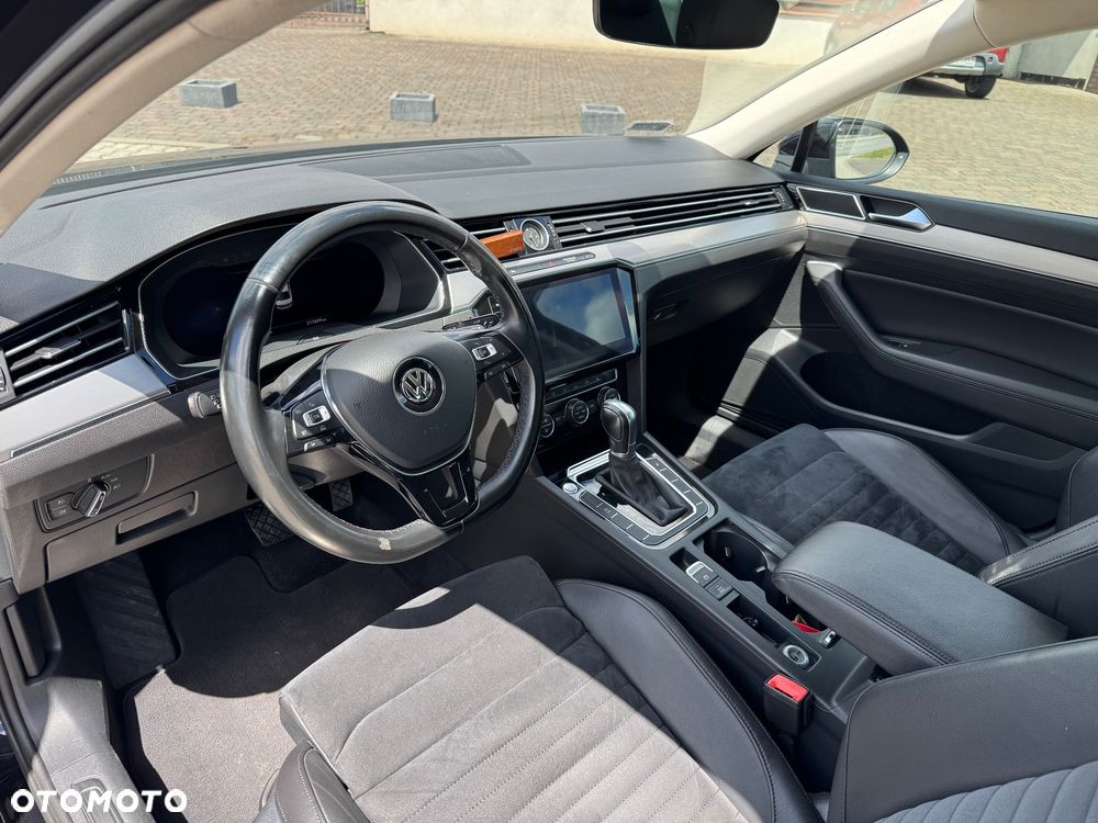 Volkswagen Passat - 9