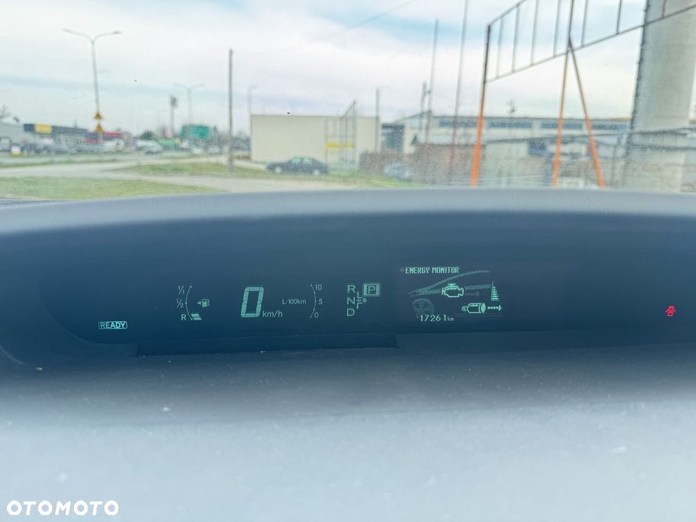 Toyota Prius (Hybrid) Executive - 10