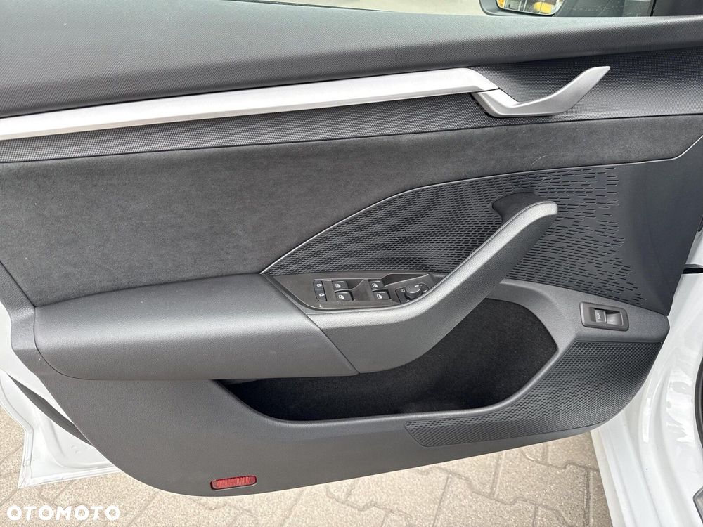 Skoda Octavia 1.5 TSI mHEV Selection DSG - 10