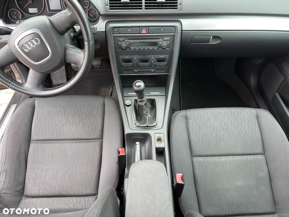 Audi A4 Limousine - 12
