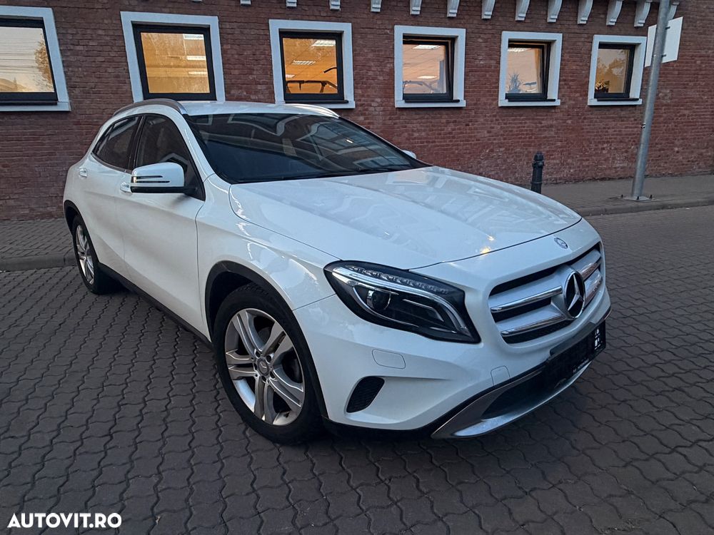 Mercedes-Benz GLA - 4