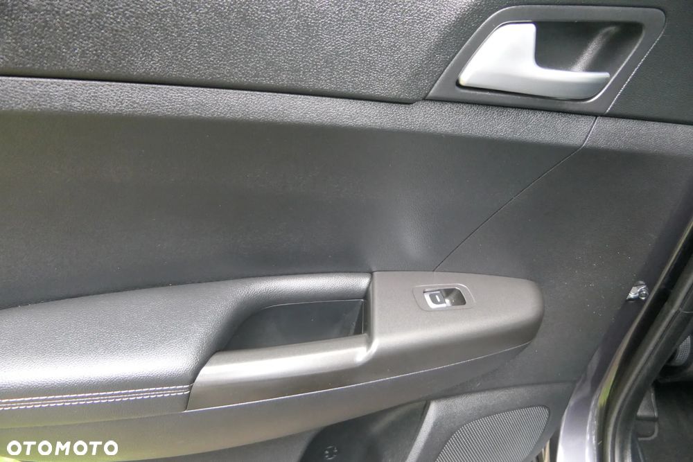 Kia Sportage 1.6 GDI L 2WD - 28