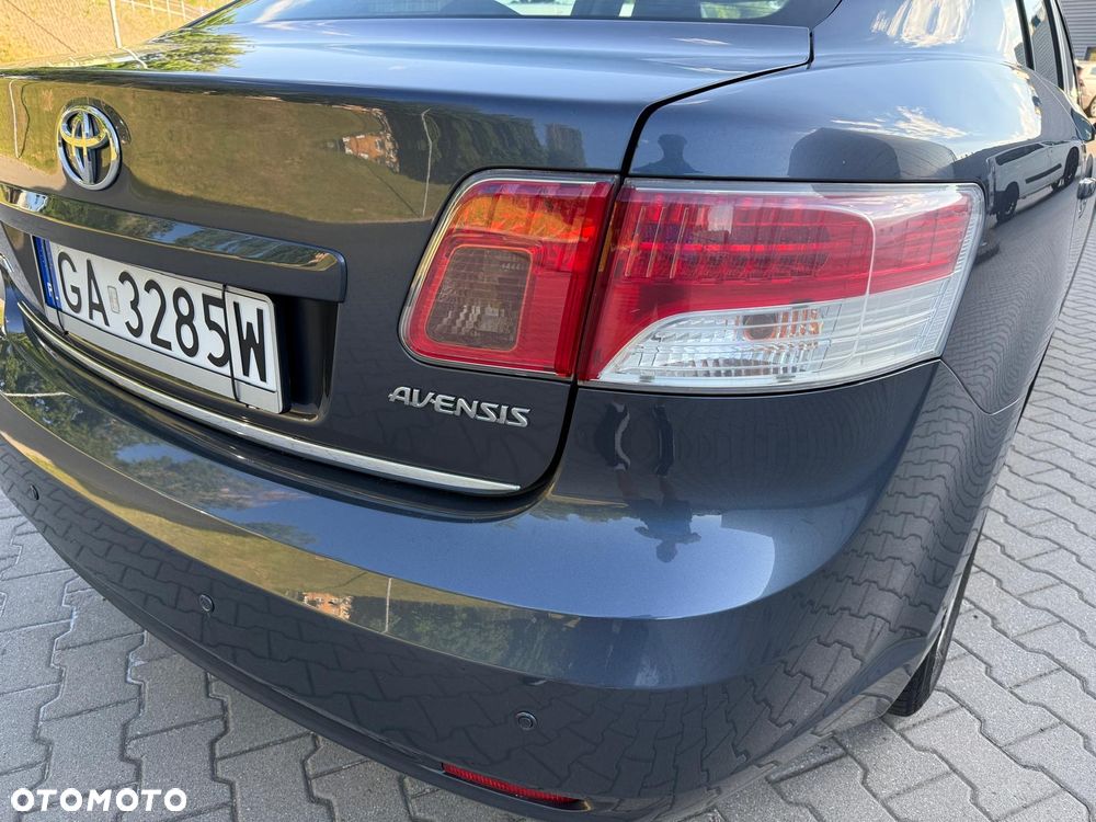 Toyota Avensis - 17