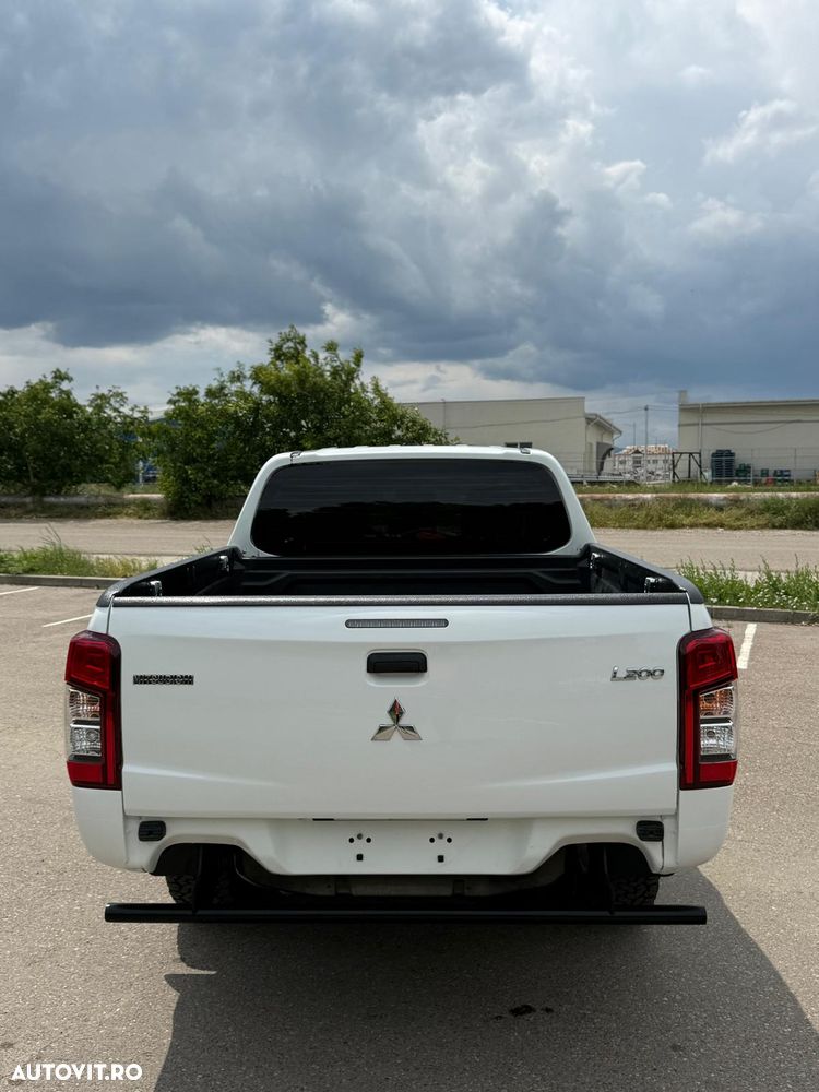 Mitsubishi L200 Double Cab 2.2 DI-D M/T Instyle - 11