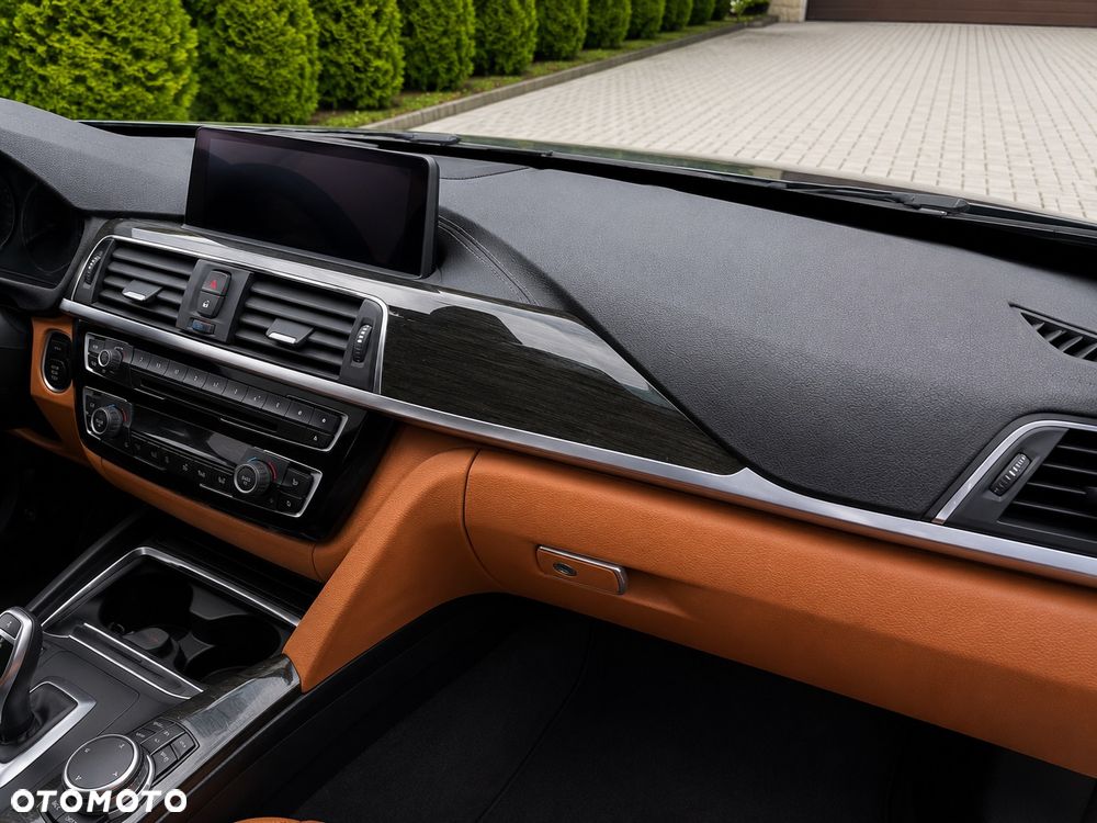 BMW Seria 3 330i GPF xDrive - 9