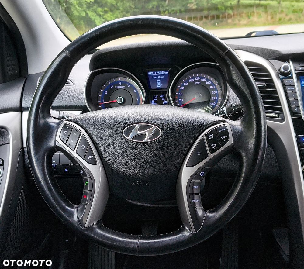 Hyundai i30 1.6 GDI Premium - 17
