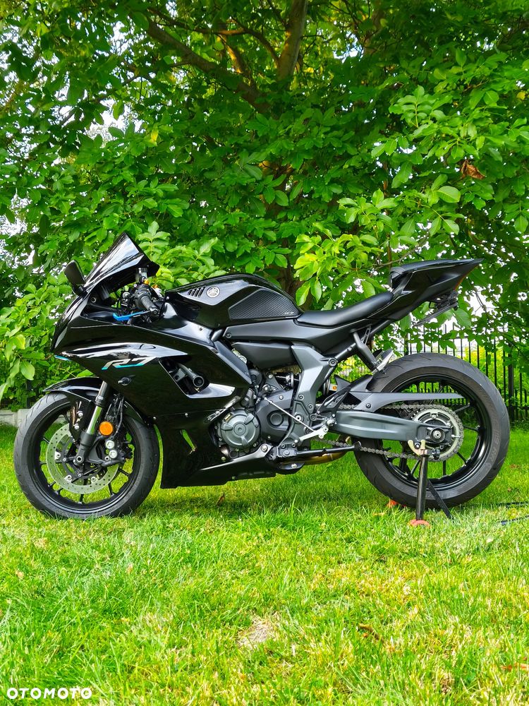 Yamaha R7 - 12