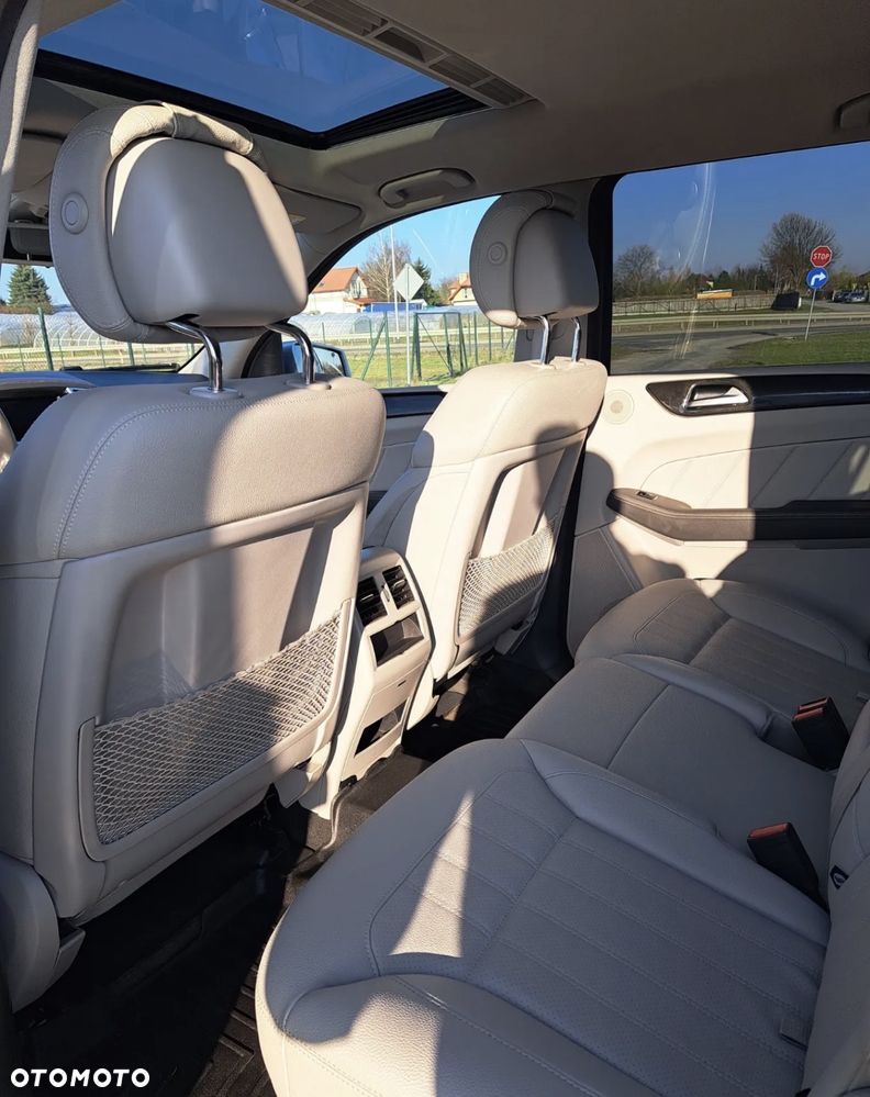 Mercedes-Benz GL - 17