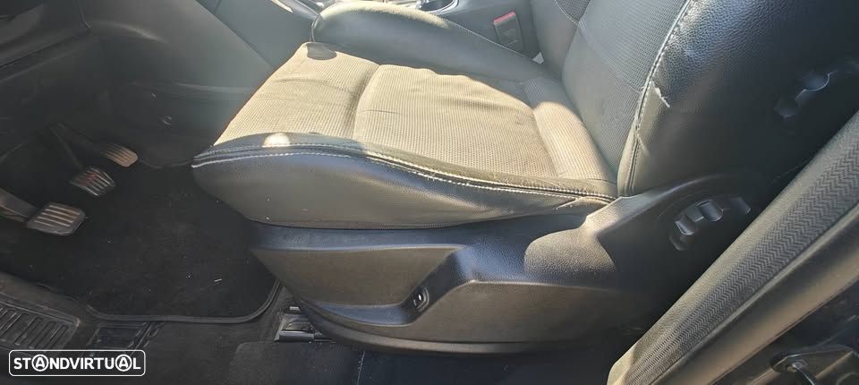 Ford S-Max 2.0 TDCi Titanium 7L - 9