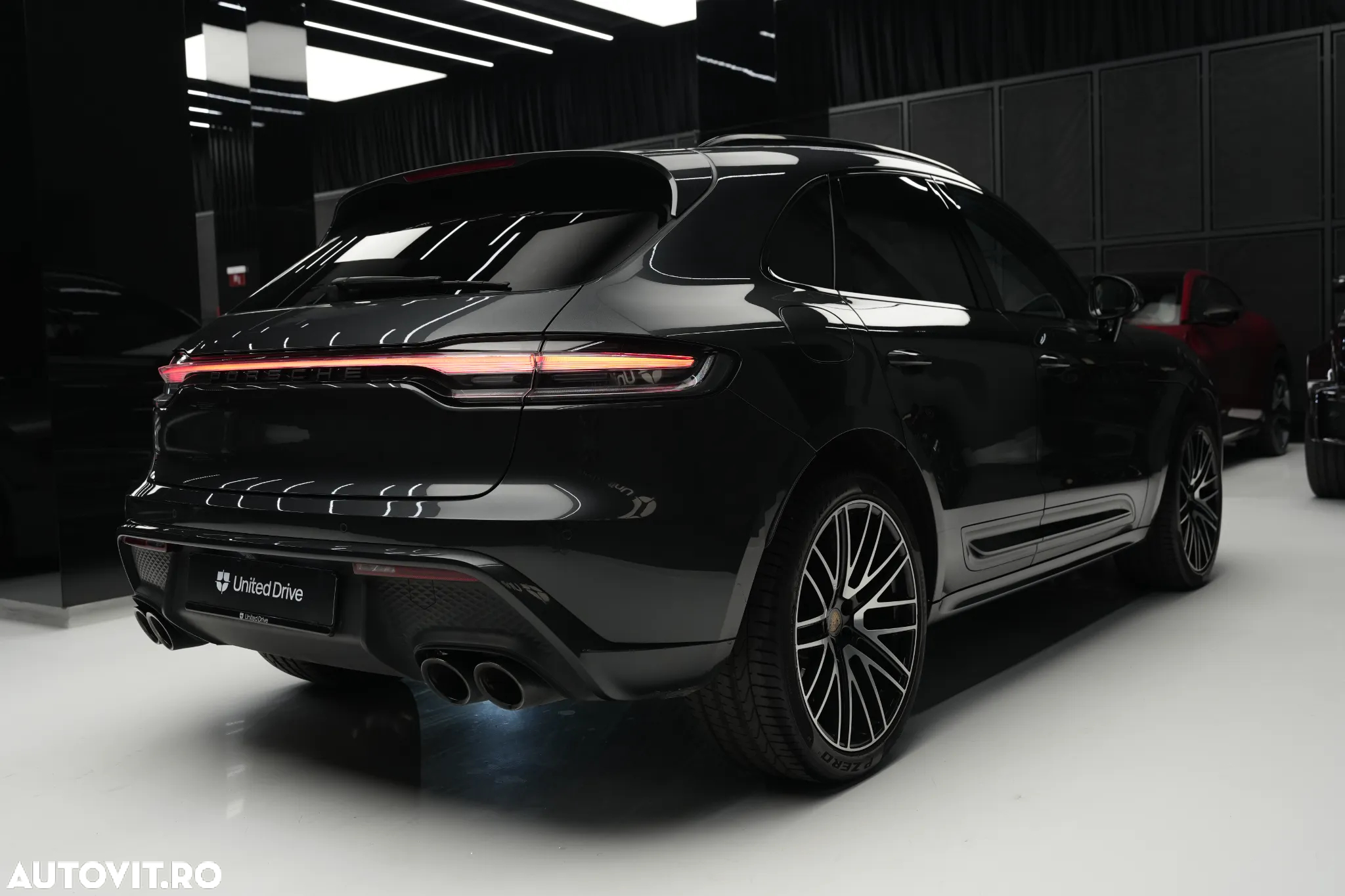 Porsche Macan T - 30