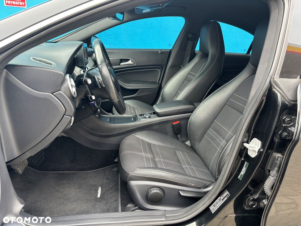 Mercedes-Benz CLA 220 CDI 7G-DCT AMG Line - 13