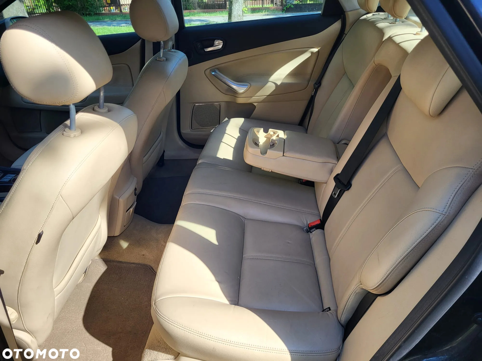 Ford Mondeo 2.5 Ghia - 11
