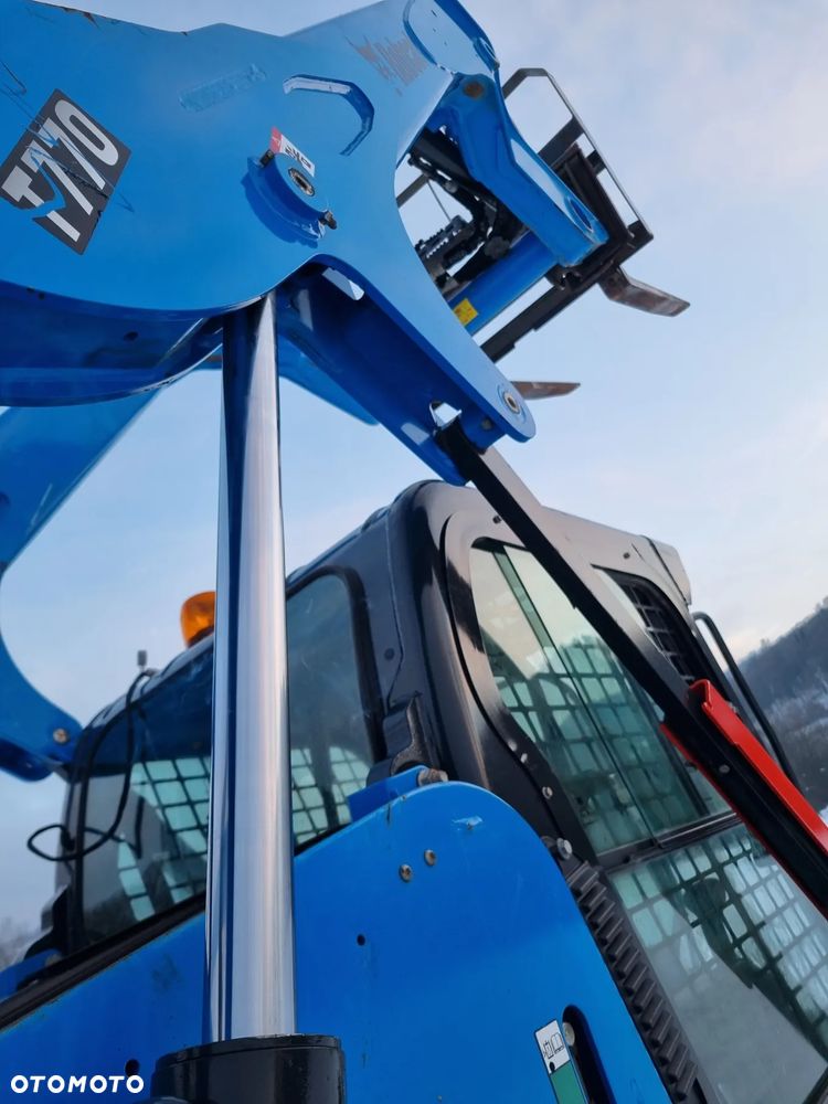 Bobcat T770 Ładowarka Gąsienicowa Udzwig 2,5 tony. Amerykańska potężna Ładowarka 2021rok  654mth z Norwegii! KLIMA! Potężna Moc silnik Turbodoładowany bobcat 100km! Widły łyżka. Linie Hydrauliczne dodatkowe. Aktualna DEKRA 2026r. Podzespoły gąsienice zero zużycia! Cała maszyna sterowana z dżojstika! - 19