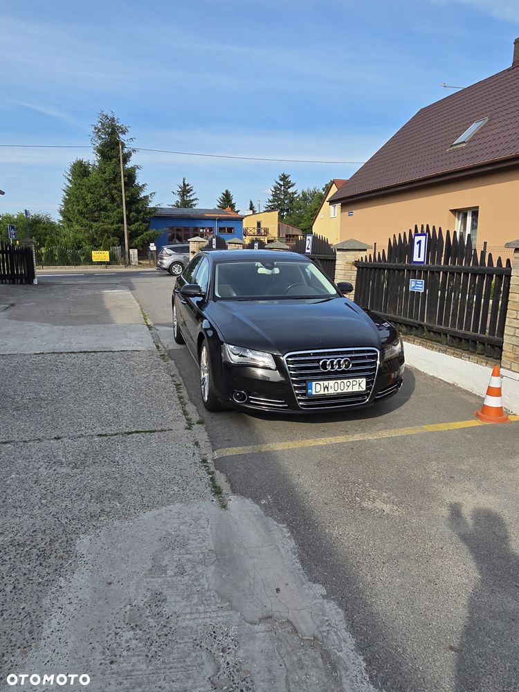 Audi A8 4.2 FSI Quattro - 2
