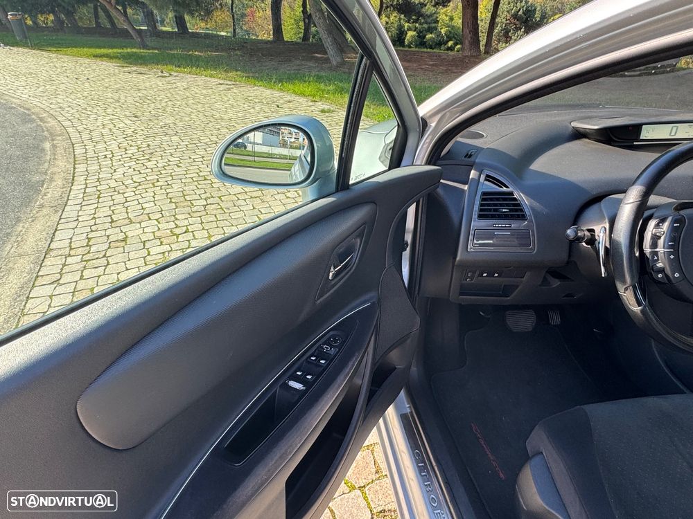 Citroën C4 Coupe HDi 110 FAP EGS6 Tendance - 14