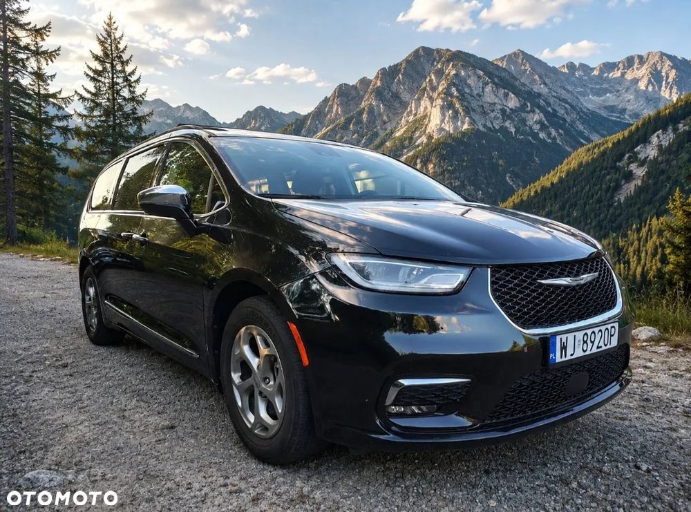 Chrysler Pacifica 2023 photo 2