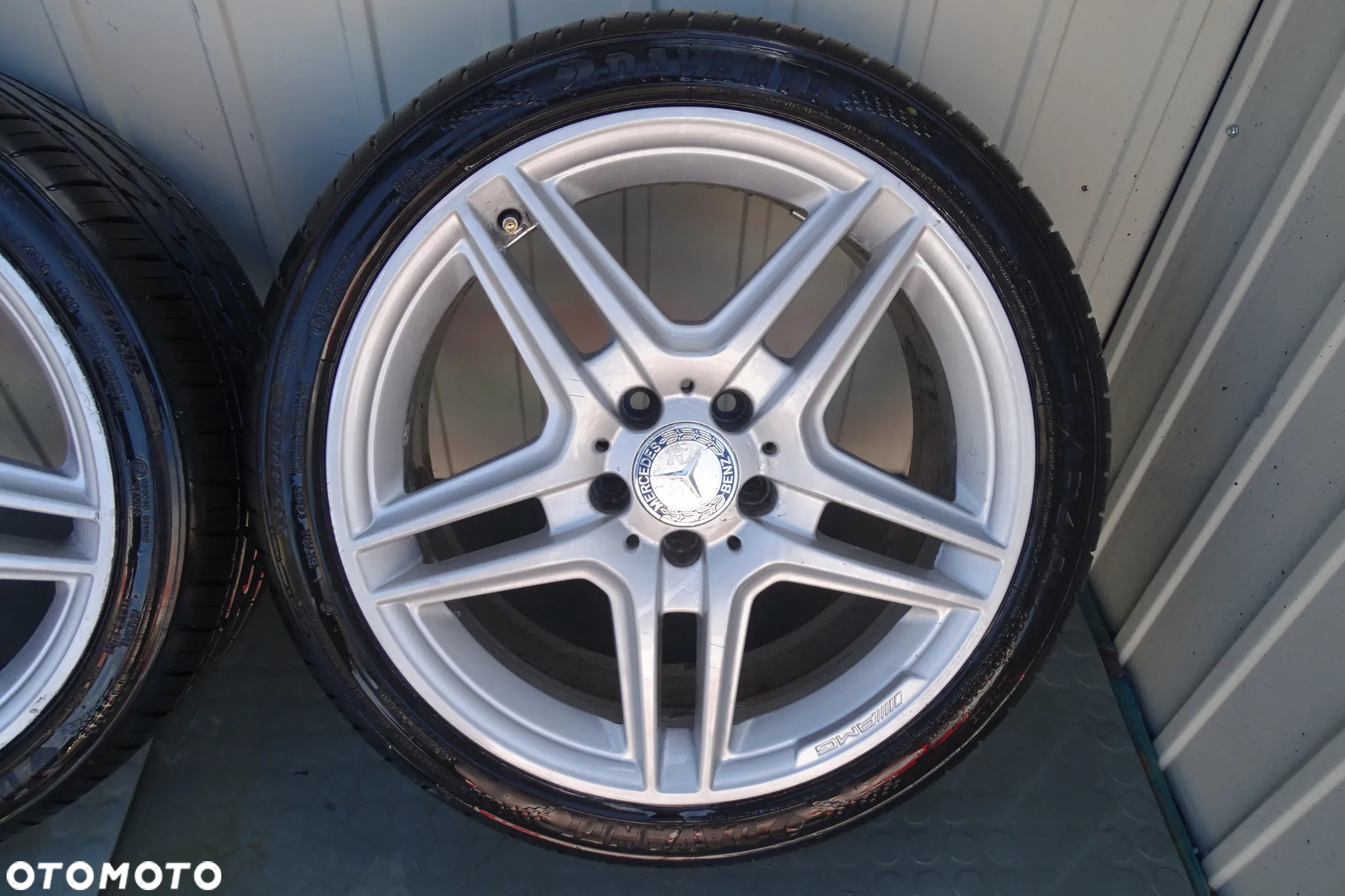 Mercedes E W212 W207 W211 C W205 CLS W218 Felgi 18 z oponami 8,0Jx18 ET48 8.5Jx18 ET45 2124013602 2074011502 - 5