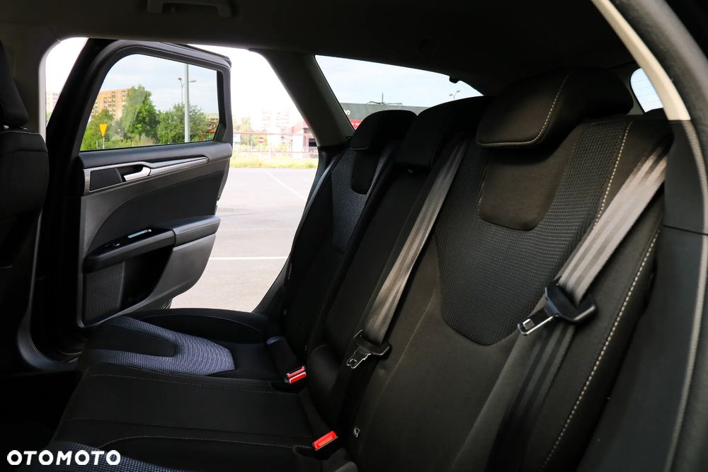 Ford Mondeo 2.0 Hybrid Titanium GPF - 31