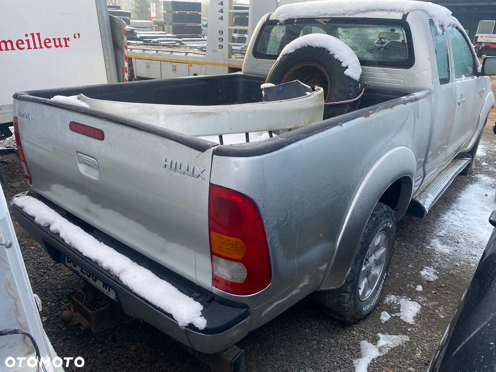 Toyota Hilux 4x4 Extra Cab Sol - 5