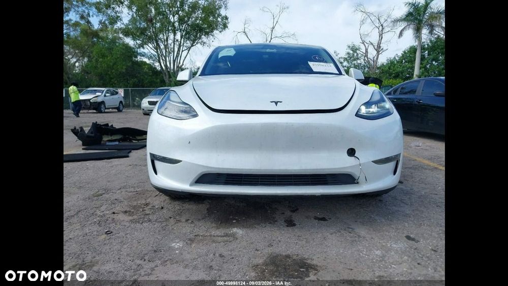 Tesla Model Y Long Range Dual Motor AWD - 3