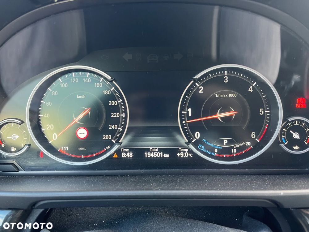 BMW Seria 5 530d xDrive - 32