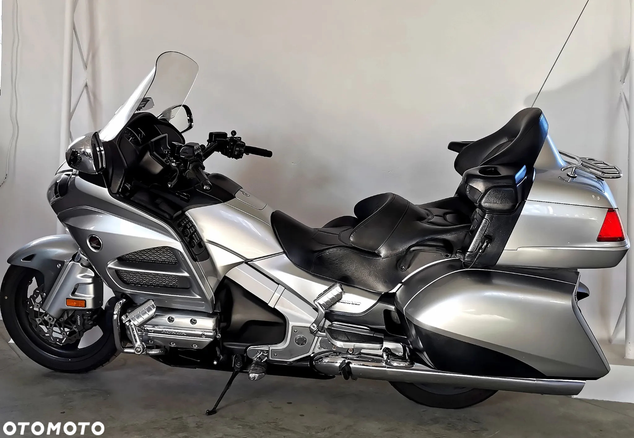 Honda GL - 5