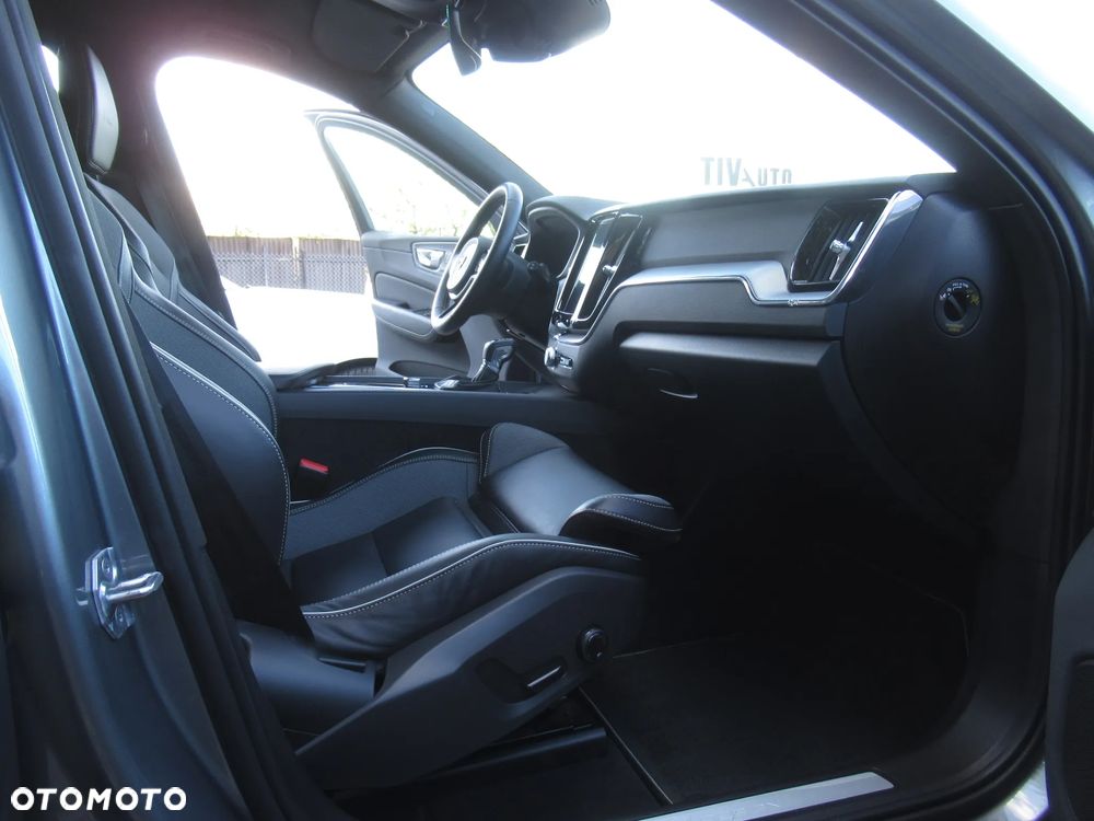 Volvo XC 60 T4 R-Design - 10