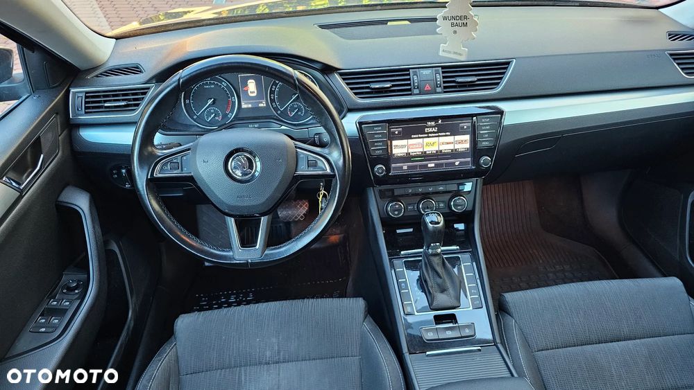 Skoda Superb 2.0 TDI Ambition DSG - 8