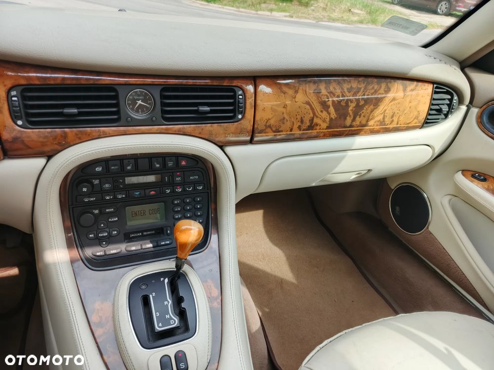 Jaguar XJ 4.0 Executive - 15