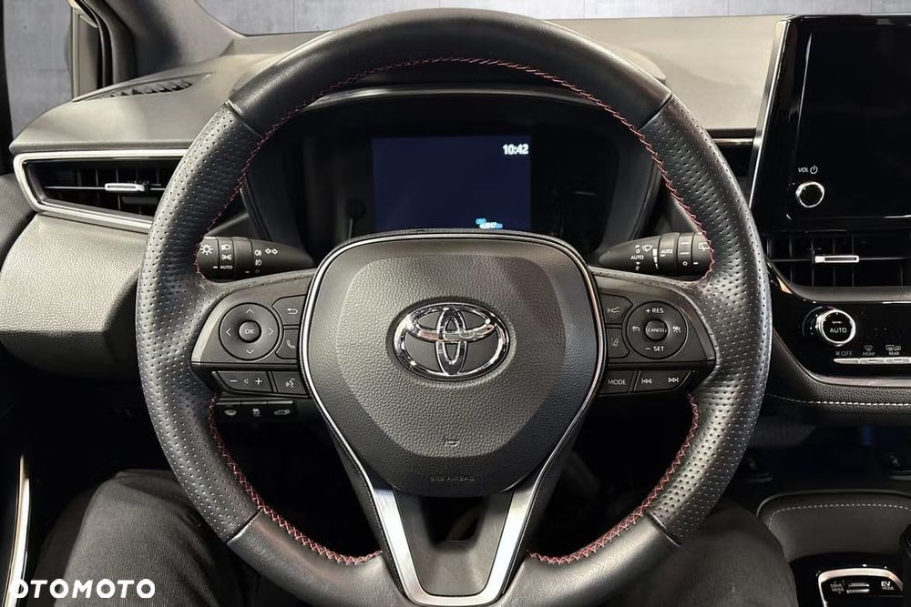 Toyota Corolla 1.8 Hybrid Team Deutschland - 14