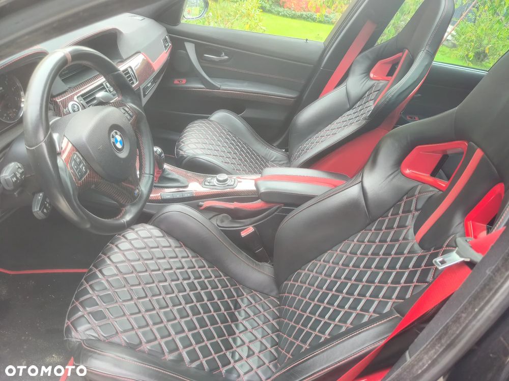BMW Seria 3 325xi Touring - 15