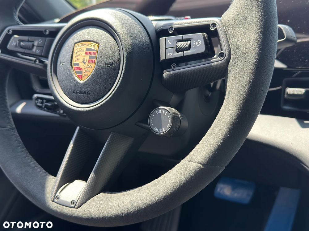 Porsche Taycan 105kWh 4 - 17