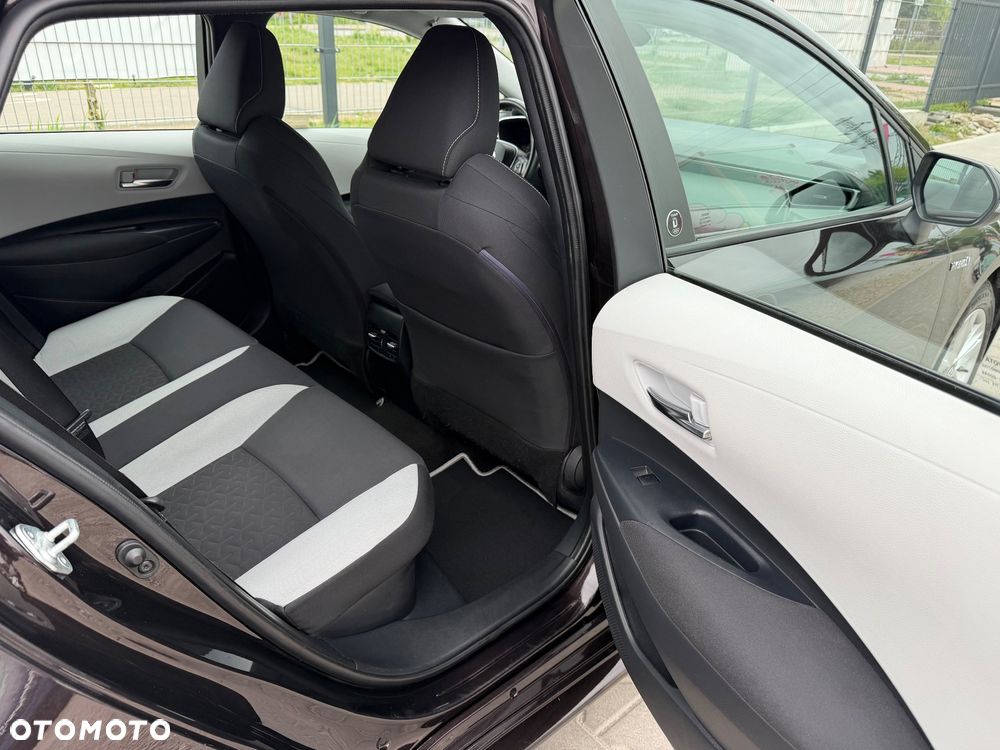 Toyota Corolla 1.8 Hybrid Comfort - 24