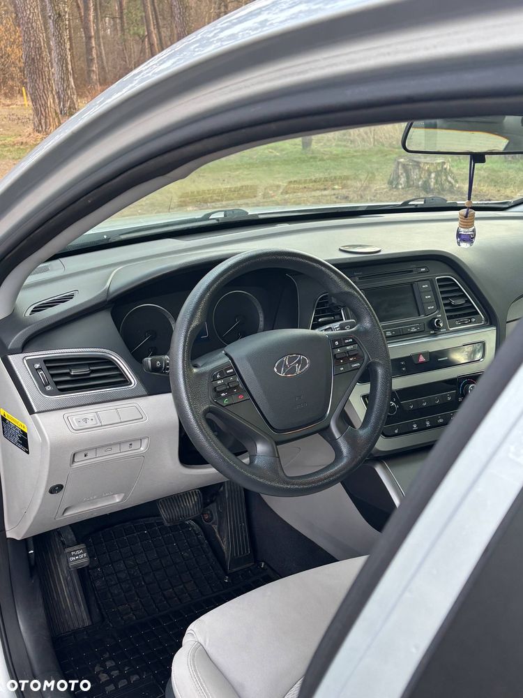 Hyundai Sonata 2.4 SE - 11