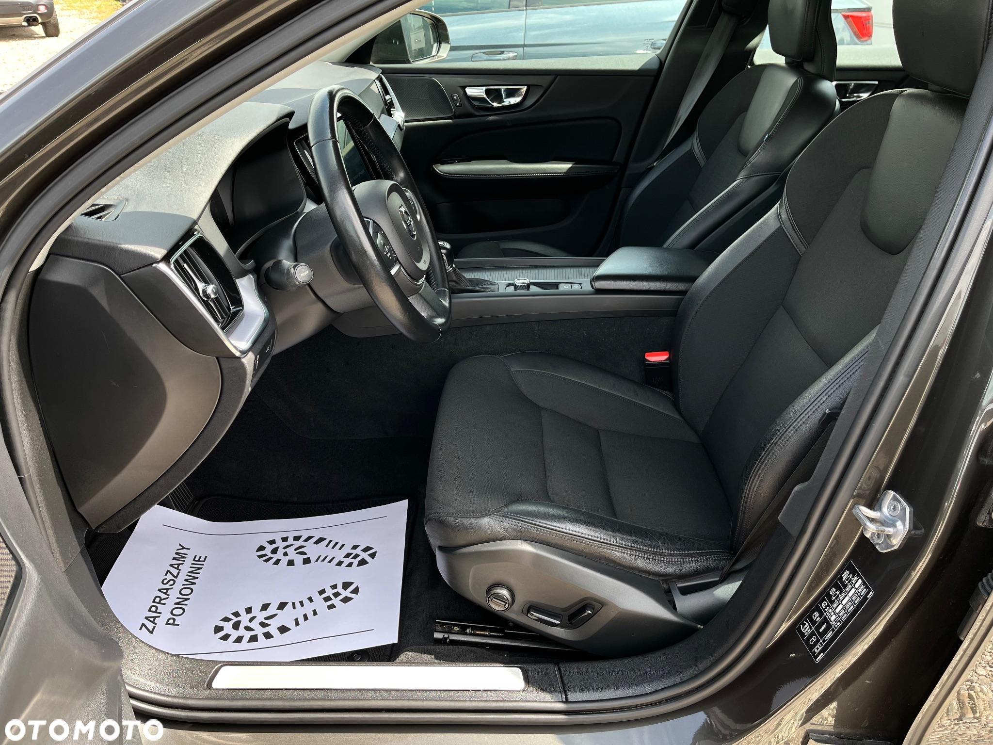 Volvo V60 D3 Momentum Pro - 7