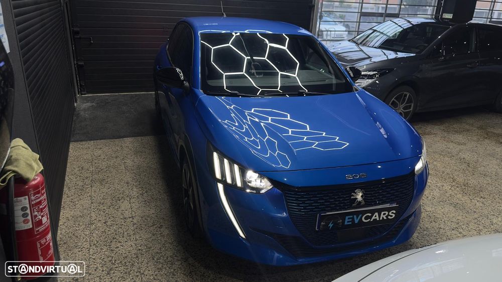 Peugeot e-208 GT - 4