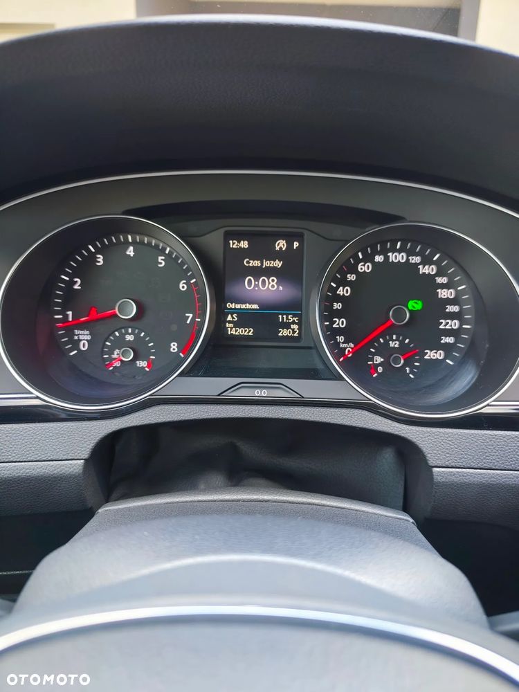 Volkswagen Passat - 39