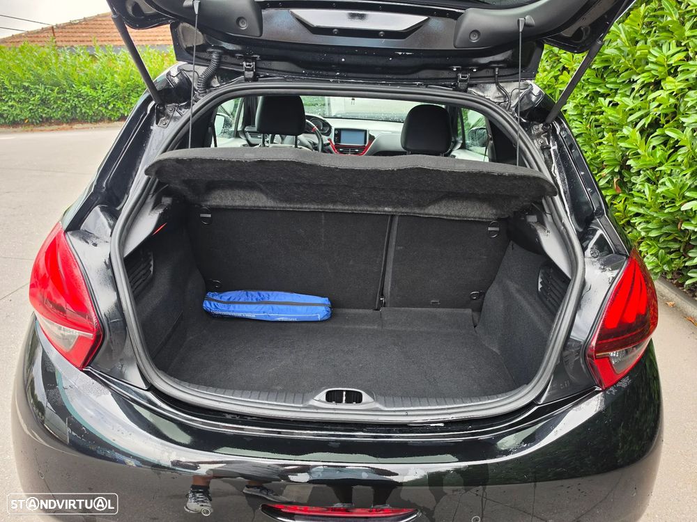 Peugeot 208 GTI 200 THP - 12