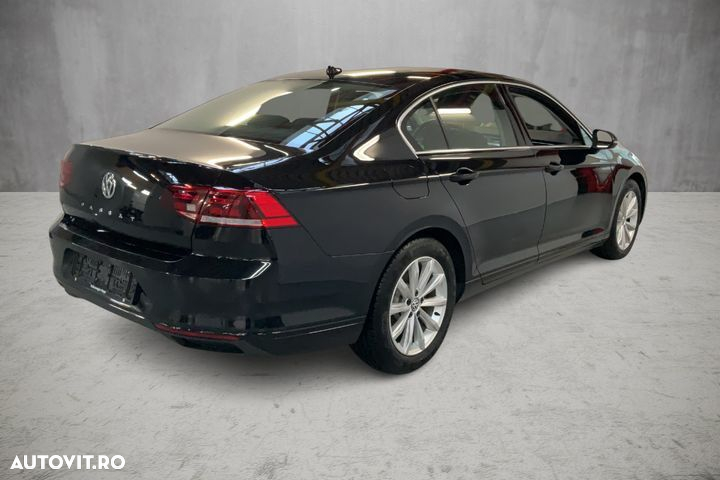 Volkswagen Passat - 33