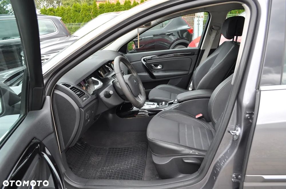 Renault Laguna 2.0 dCi Bose Edition ESM - 12