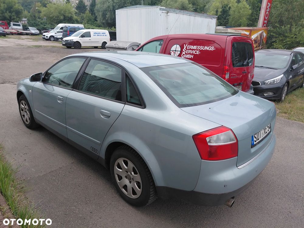 Audi A4 Limousine - 8