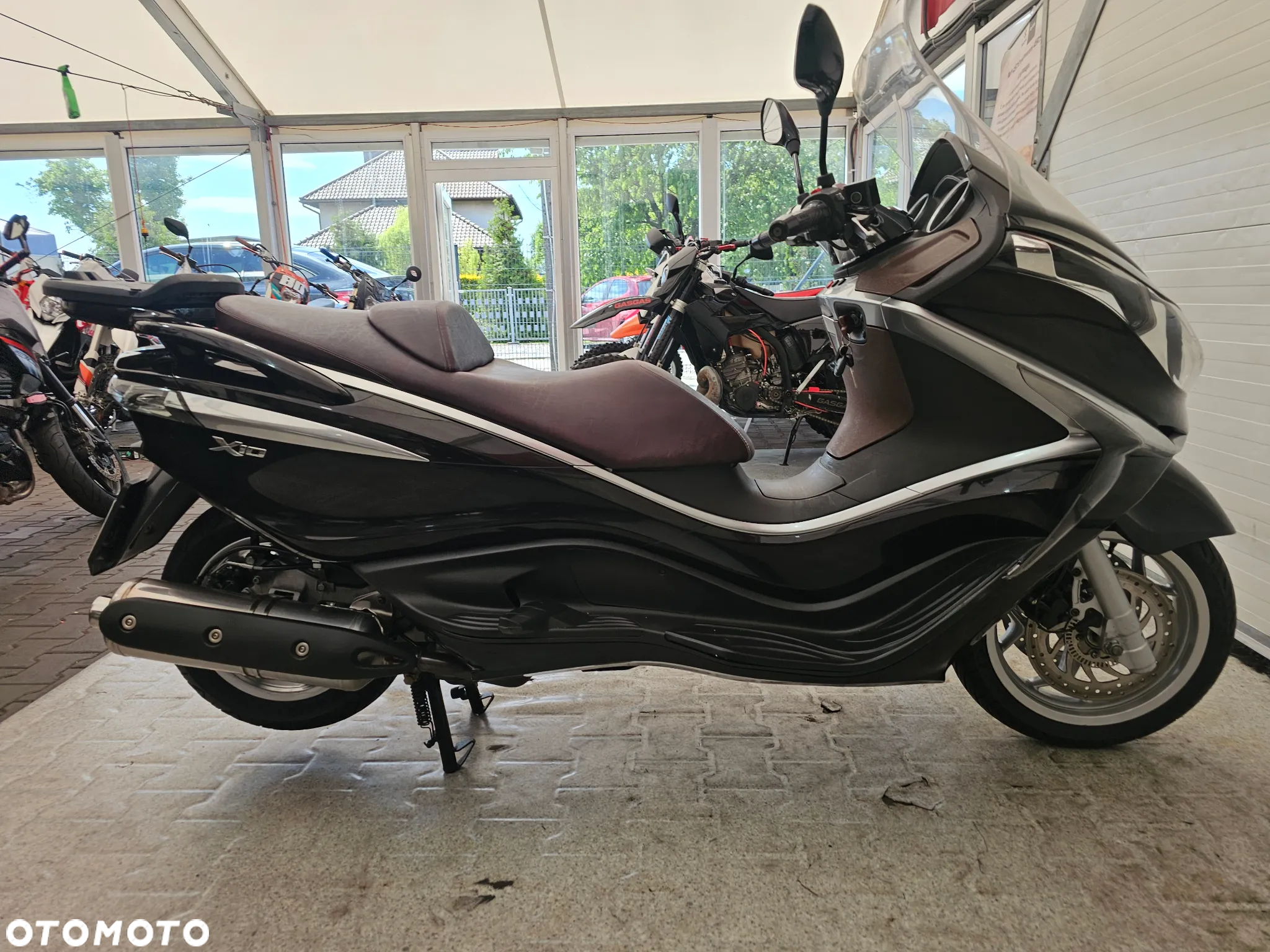 Piaggio X10 - 33